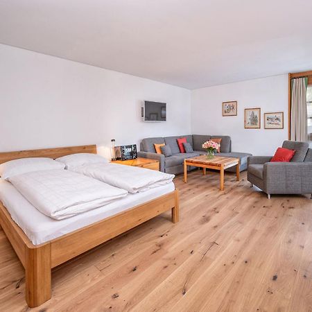Schweizerhof Ferienwohnungen Lenzerheide 1 Room photo