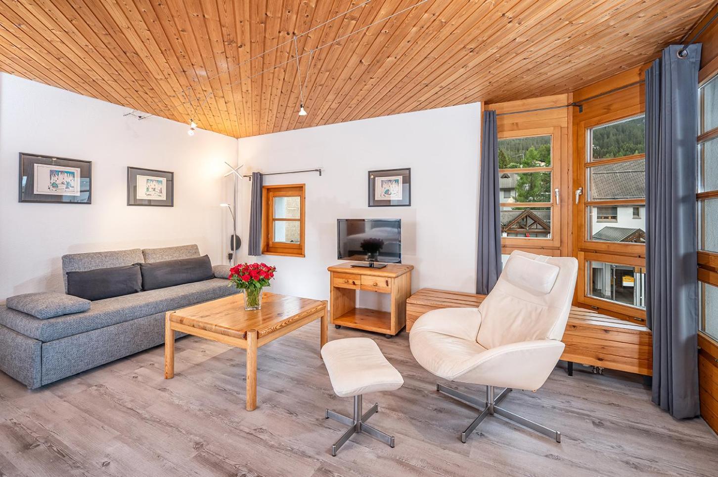Schweizerhof Ferienwohnungen Lenzerheide 1 Room photo